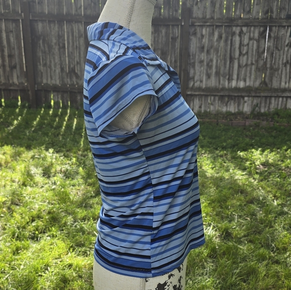 👕 Blue Striped Short Sleeve Top - Picture 4 of 9